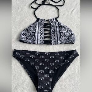SHEIN Black and White Patterned Bikini